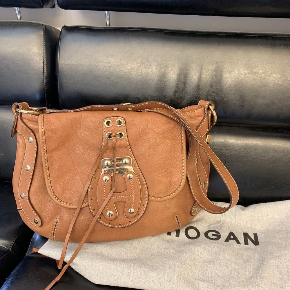 Hogan (Tod’s) made in Italy leather bag.